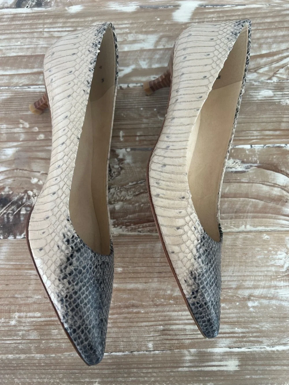NWOB Stuart Wetizman Poco Snake Print Leather Kitten Heel in Grey & Cream Sz 9